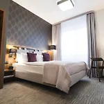 Hotel Western Mariacki 3*
