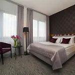 Western Mariacki Hotel 3*