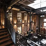 Western Mariacki Hotel