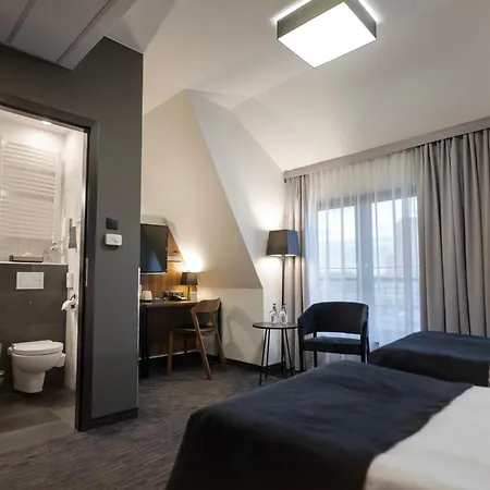 Western Mariacki Hotel 3*