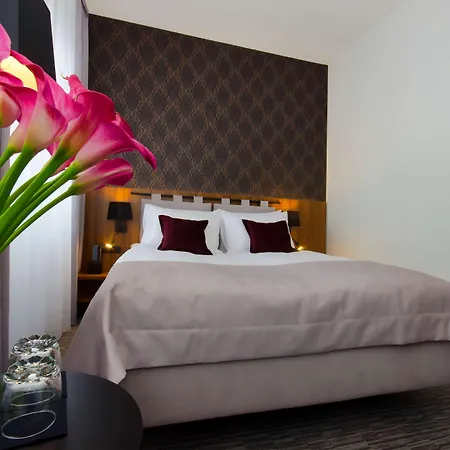 Western Mariacki Hotel 3*