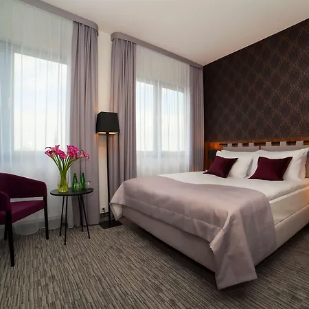 Western Mariacki Hotel 3*