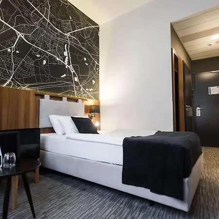 Western Mariacki Hotel