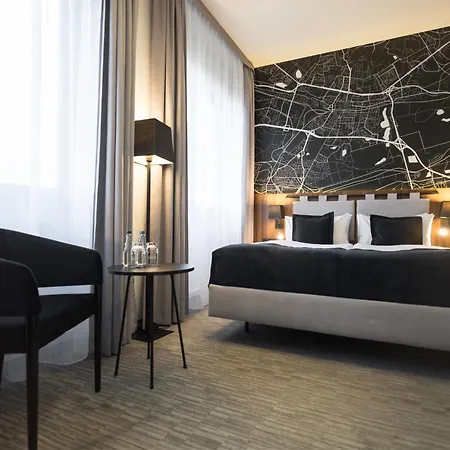 Western Mariacki Hotel 3*