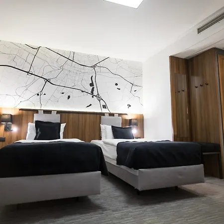 Western Mariacki Hotel 3*