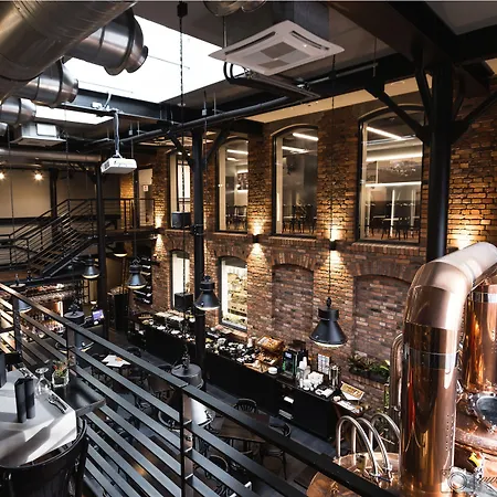 Western Mariacki فندق 3*