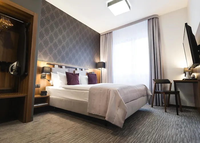 Отель Western Mariacki 3*