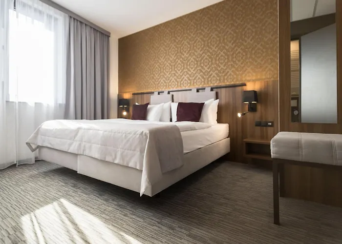 מלון Western Mariacki 3*