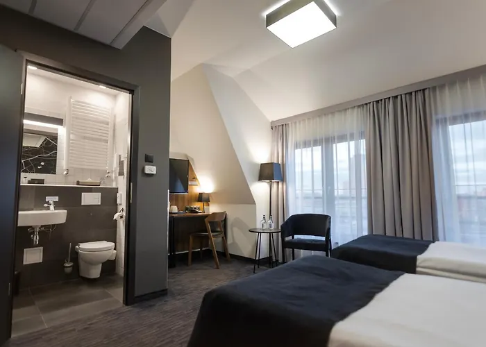 Western Mariacki Hotel 3*