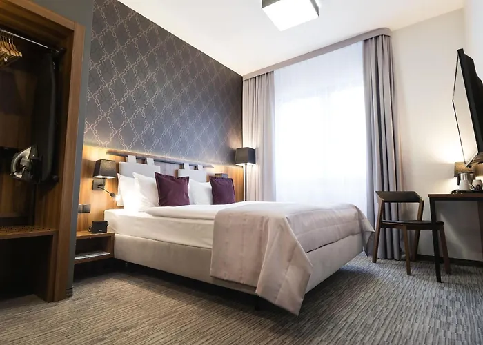 Western Mariacki Hotel