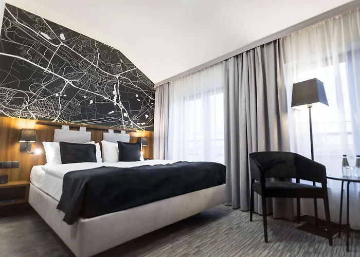 Hotel Western Mariacki 3*