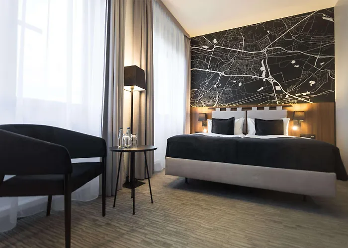 Hotel Western Mariacki 3*
